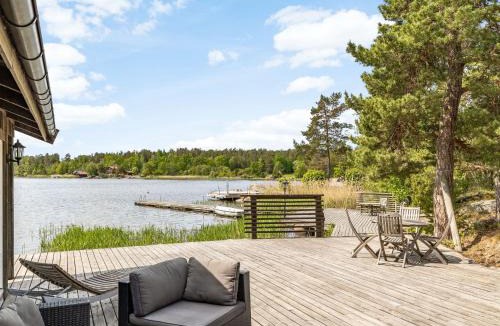 Skaftet House | Holiday Home Bergstigen Gunnebo by Interhome
