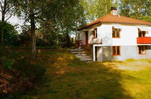 Fagelfors House | Holiday Home Björk by Interhome