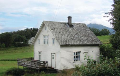Innbjoa House | Holiday Home Bjoa Haugsgjerdet Ii