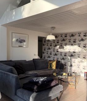 Skovde House | Holiday home, by lake Simsjön and mountain Billingen