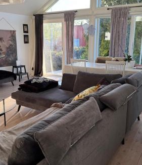 Skovde House | Holiday home, by lake Simsjön and mountain Billingen