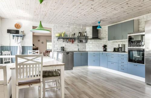 Olofstrom House | Holiday Home Erikstorp Villan by Interhome