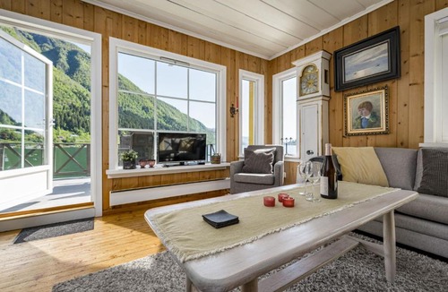 Balestrand House | Holiday Home Eseviki by Interhome