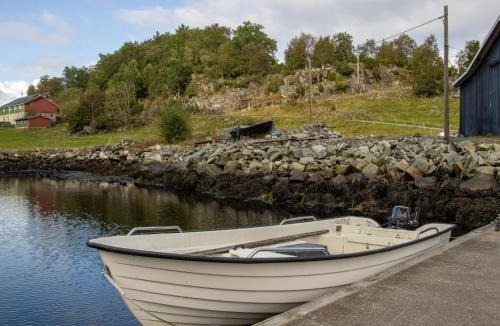 Tysnes House | Holiday Home Fjordglytt by Interhome