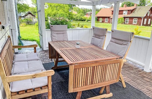 Gullaskruv House | Holiday Home Gullahuset by Interhome