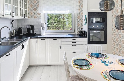 Gullaskruv House | Holiday Home Gullahuset by Interhome
