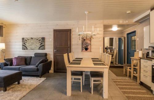 Akaslompolo House | Holiday Home Hil-lak-ka ii as 5 by Interhome