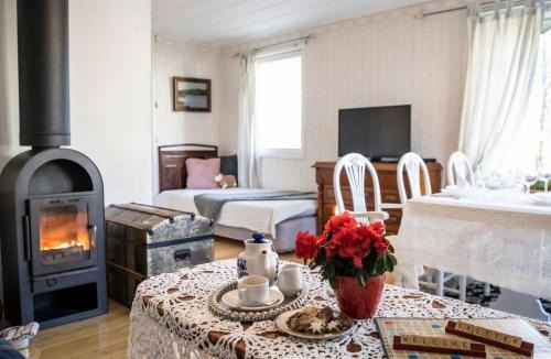Ulricehamn Municipality House | Holiday Home Himmelbungalow by Interhome