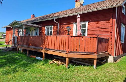 Boda Kyrkby House | Holiday Home Hjortgården Stuga by Interhome