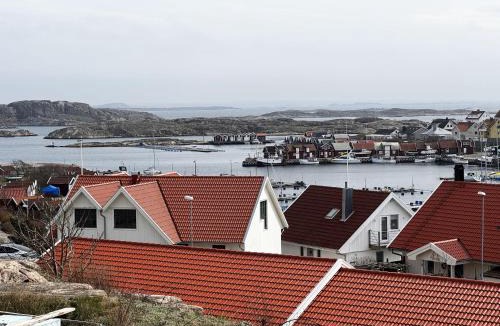 Kungshamn House | Holiday home in beautiful Kungshamn perfect for two families