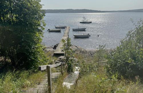 Dalskog House | Holiday home in Dalskog with a panoramic lake view