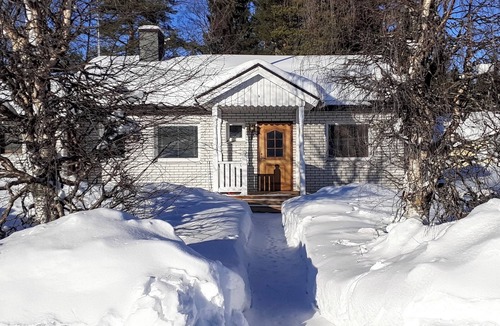 Vuollerim House | Holiday home in Swedish Lapland on the Arctic Circle for 4 people