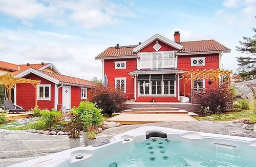 Vaxholm House | Holiday Home in Vaxholm
