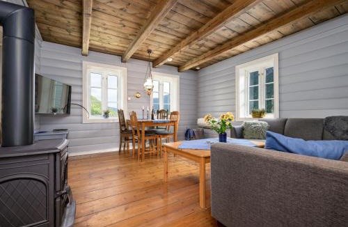 Vik House | Holiday Home Johans Maria stova by Interhome