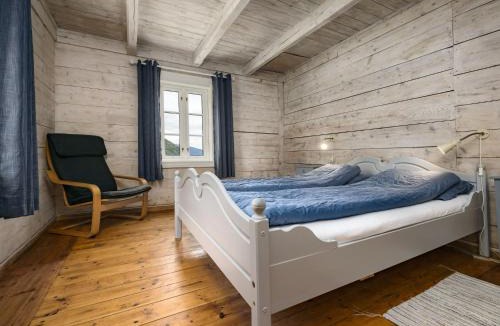 Vik House | Holiday Home Johans Maria stova by Interhome