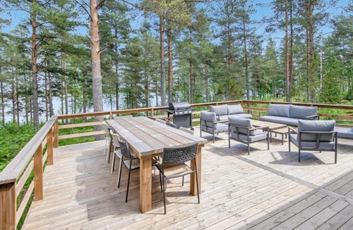 Isnas House | Holiday Home Joutsen by Interhome