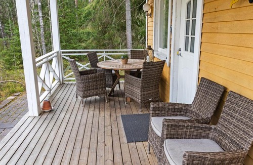 Sibbo House | Holiday Home Juhlamenot mökki 12 by Interhome