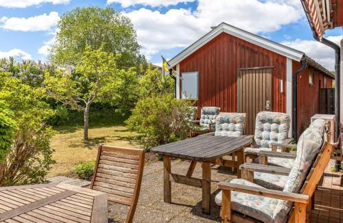 Molltorp House | Holiday Home Mölltorp by Interhome