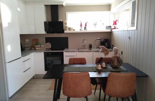 Tysvaer Apartment | Holiday home near all facilities in Grinde, Aksdal