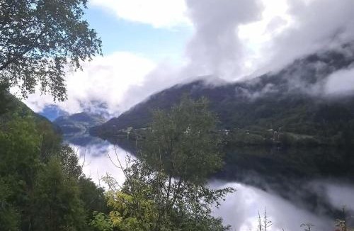 Sævareid House | Holiday home near Skogseidvatnet