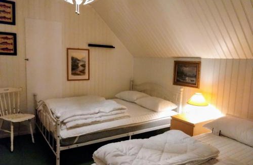 Sævareid House | Holiday home near Skogseidvatnet