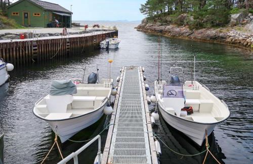 Hyllestad House | Holiday Home Nesholmen by Interhome
