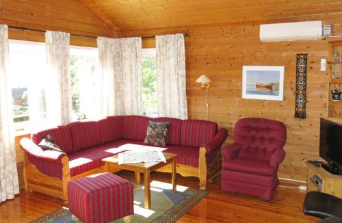 Hyllestad House | Holiday Home Oasen by Interhome