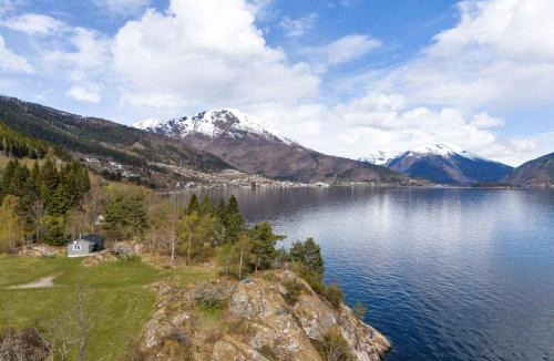 Balestrand House | Holiday Home Sandviki by Interhome