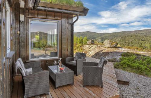 Tjaldal House | Holiday Home Utsikten by Interhome
