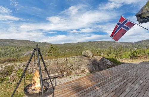 Tjaldal House | Holiday Home Utsikten by Interhome