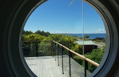 Sodvik House | Holiday home with a beautiful location right next to the sea