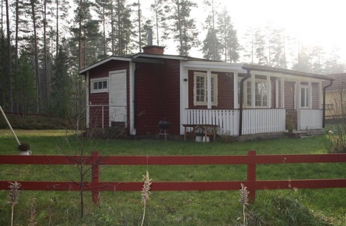 Hult House | Holiday home with a view of the lake