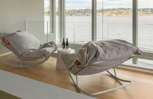 Stabbestad House | Holiday home with pier and rooftop by Kragerø