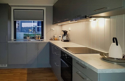 Tvedestrand House | Holiday home with royal ship views in Hagefjord