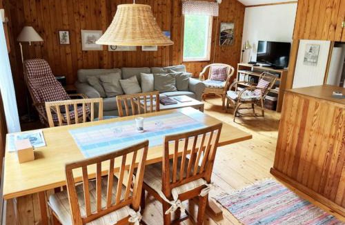 Larbro House | Holiday home within walking distance to beaches