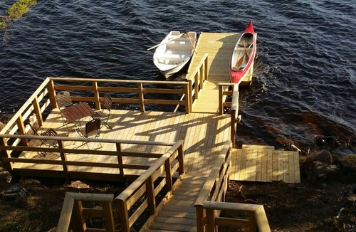 Hultsfred House | Holiday house NERBJÄRKEN, quiet location, 150m from the lake, bathing jetty, boat, hot tub.