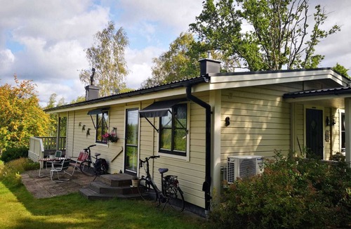 Hjo House | Holiday house "smultronsställe", Hjo, Vätternsee