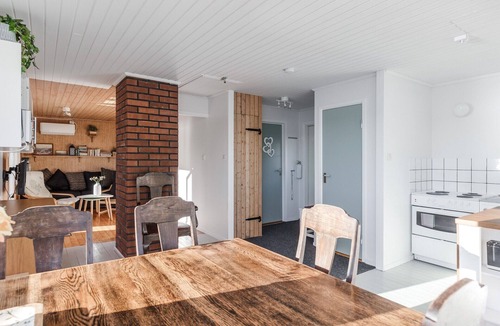 Hoviksnas Ski Chalet | Holiday house with sea views and private beach on Tjörn | SE09009