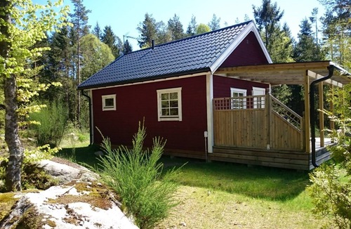 Hallaryd House | Holidays at the lake with a lake view and internet