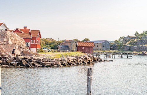Gerlesborg Apartment | Holidays in sweden - cottage 200 meters from the sea