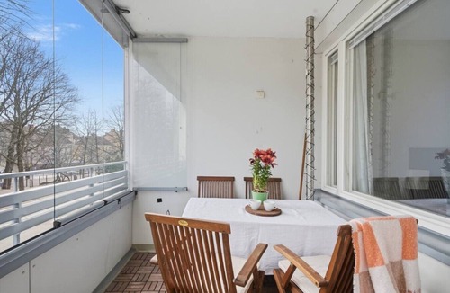 Punavuori Apartment | Home Spa | Balcony | EV Parking | 200m Tram | 3BR