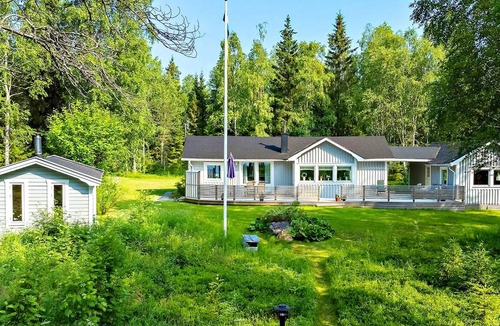 Kalix Municipality House | Homerez - Amazing house for 7 ppl. with sauna, sea view and terrace at Kalix