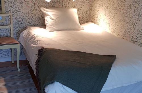 Storlinge Bed & Breakfast | Horvan Bokkafé & Bed & Breakfast