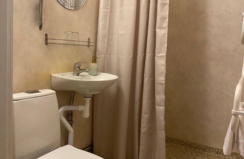 Essunga Kyrkby Hotel | Hotell Tussilago i Essunga
