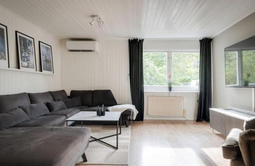 Vidja House | house 20min from sthlm c, 250meters to lake