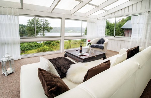 Munkedal Municipality House | House at the Lake