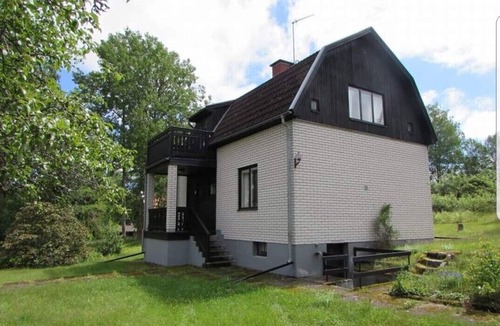 Froseke House | House in Småland, ideal for children and dog owners with hiking trail at the house