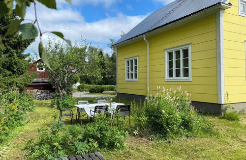 Kopmanholmen House | House on Hummel Bay in front of the archipelago and Skuleskogen National Park, High Coast