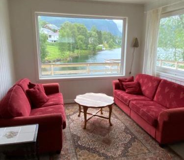 Bogen i Ofoten Apartment | House on the lake