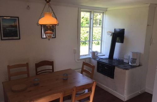 Vikbolandet House | House Sleeps 5 With Garden and Parking